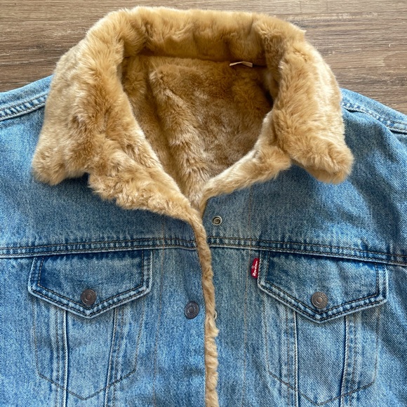 Levi’s Trucker Denim Jacket w/ Faux Fur